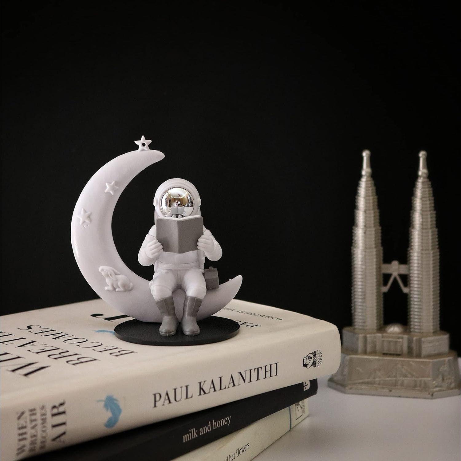 

Cute Outer Space Astronaut Figurine Action Figure Toys Statue for Showpiece Home Living Room Decor Office Desktop Decoration Car Dashboard