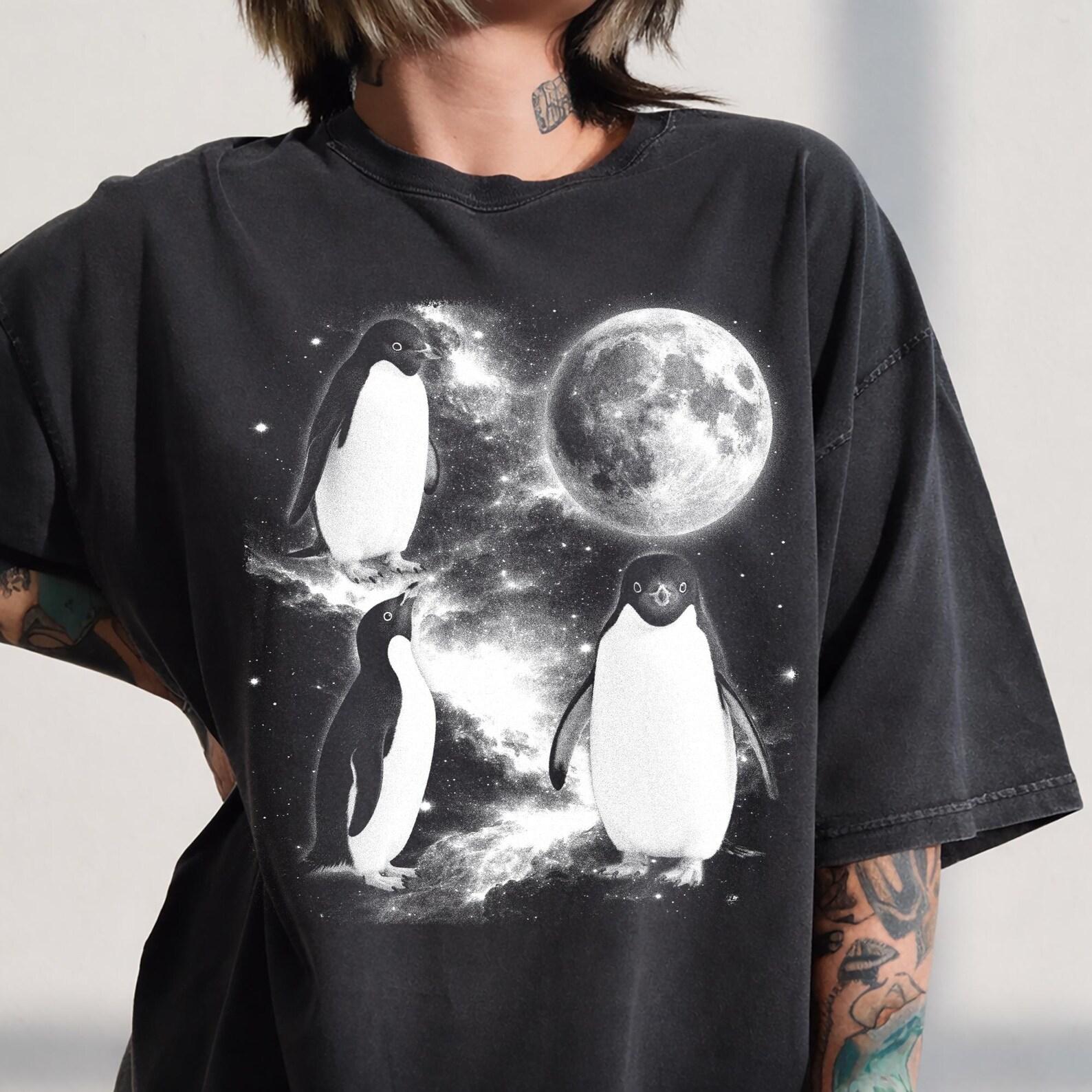 Vintage 90s Penguin Howling Moon Graphic Tee, Comfort Colors Arctic Bird Shirt S