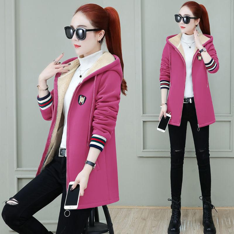 

Женский кардиган-куртка из овечьего бархата средней длины с капюшоном на осень и зиму S розовый