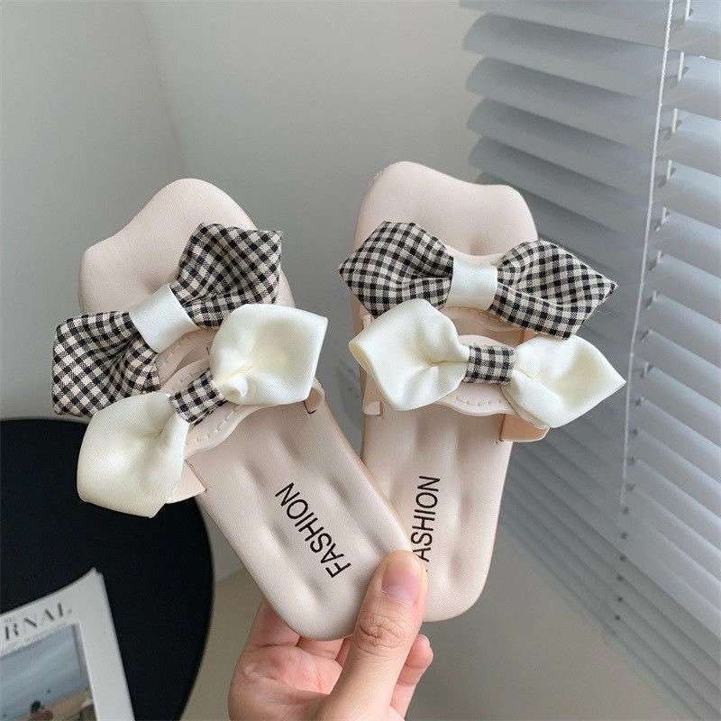 Girls slippers summer indoor and outdoor sandals baby little girl foreign style Korean version soft sole non-slip classmate children princess