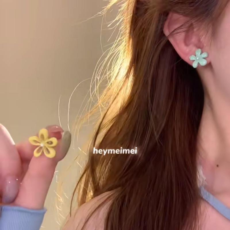 Silver needle dripping oil contrasting color flower stud earrings summer small fresh and sweet earrings dopamine fashion personality versatile earring