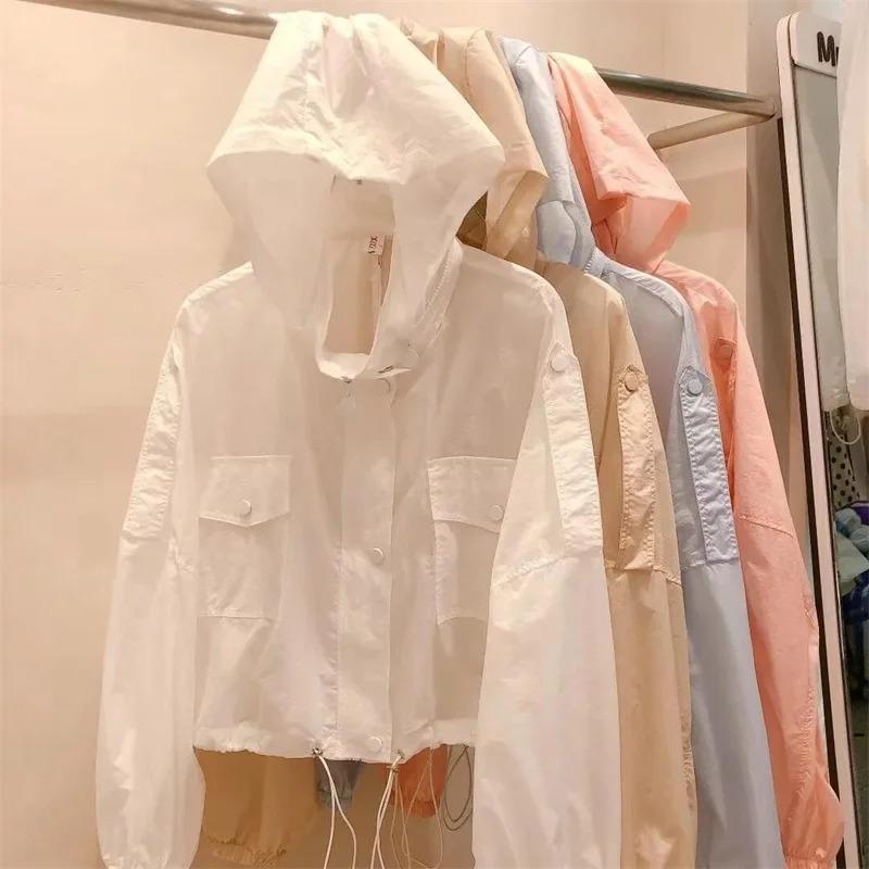 Letní korejský styl Větrolam Dámské jarní bundy Štíhlé Ochrana proti slunci Oblečení Bílá Bunda s kapucí Bunda na zip Tenká
