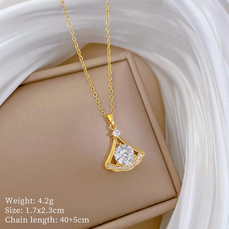 Titanium Steel Moon Pendant Necklace: Elegant Full Diamond Micro-Pave Design, Sparkling and Stylish for Women.