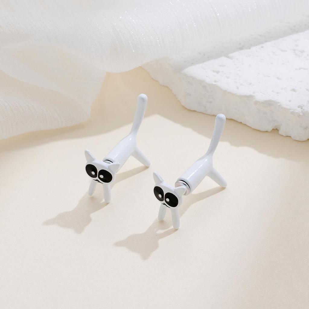 Charming Black Cat Kitten Stud Earrings for Women - Stylish & Elegant Design