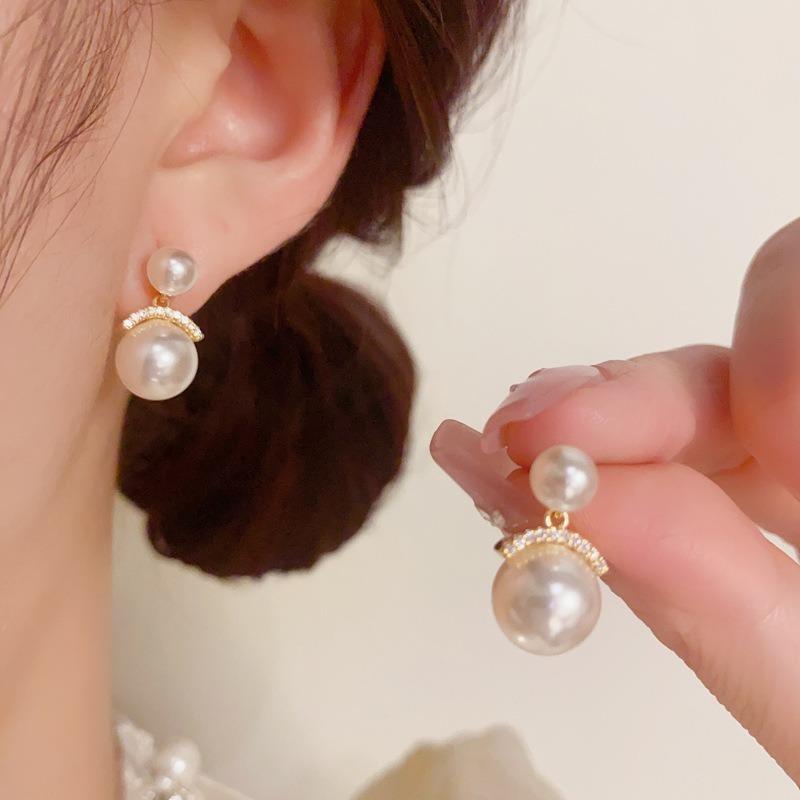 Fashion Design Rhinestone Inlaid Pearl Stud Earrings For Women