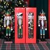 Einzelhandel 30cm Antikes Muster Weihnachts-Soldat Nussknacker-Puppen Traditionelle Weihnachten Dekoration