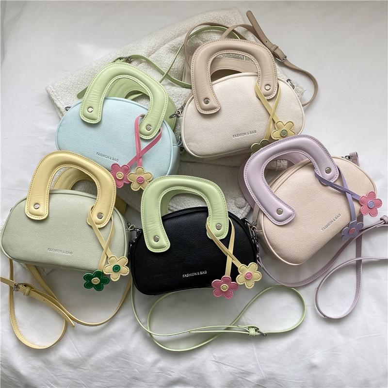 This year's popular niche design bag 2025 new women's bag versatile oblique span bag portable shell bag
