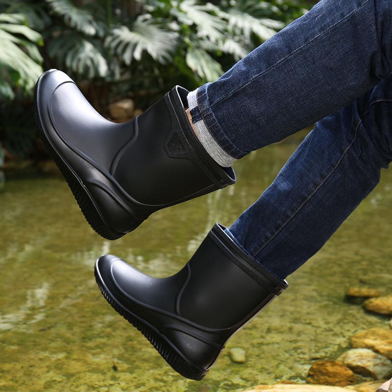 Water shoes rain shoes fashion men's medium tube rain boots rubber shoes galoshes fishing rubber shoes