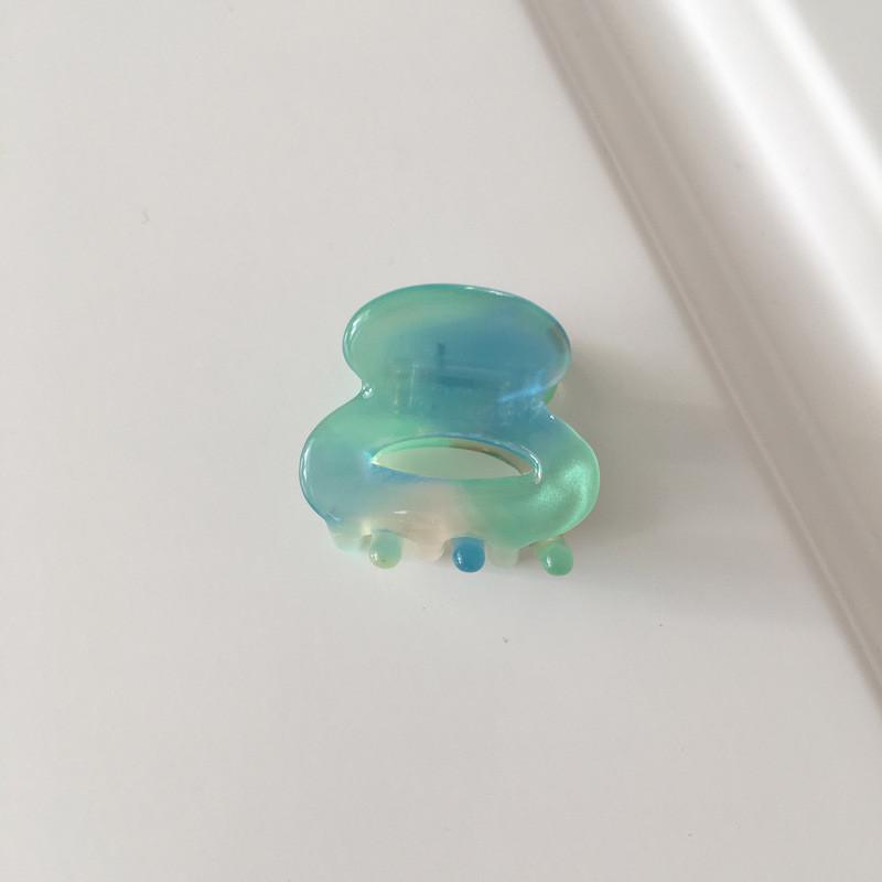 Charming Floral Patterned Hair Claw Clip For Chic Fashionable Women In Vibrant Colors