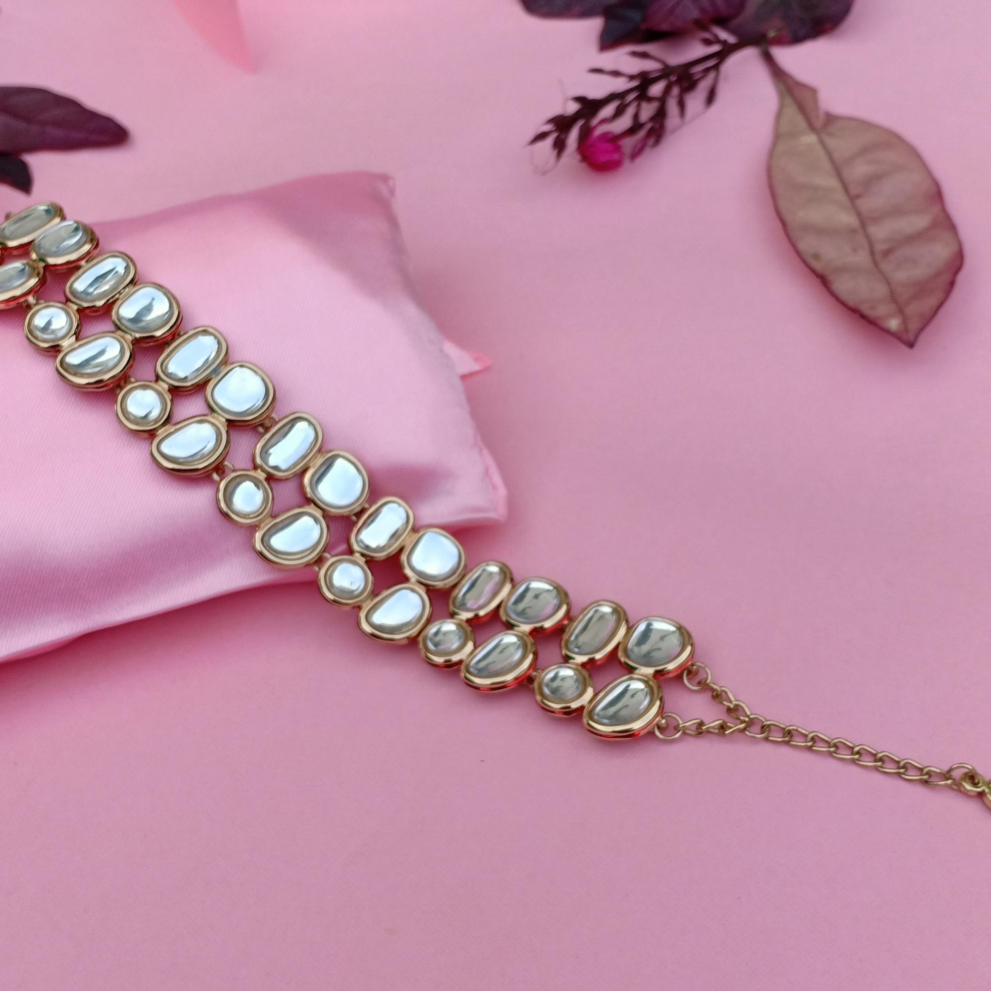 

Estele Gold Plated Kundan Double Line Wrap Регулируемый браслет для женщин