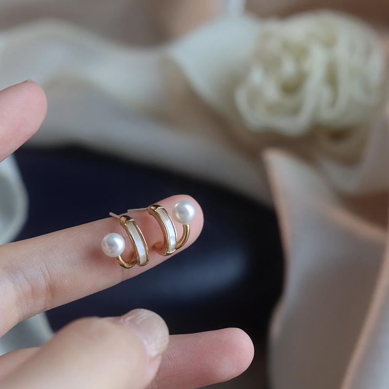 Elegant Drip Oil Pearl S925 Silver Earrings for Women – Versatile Light Luxury High-End Studs.