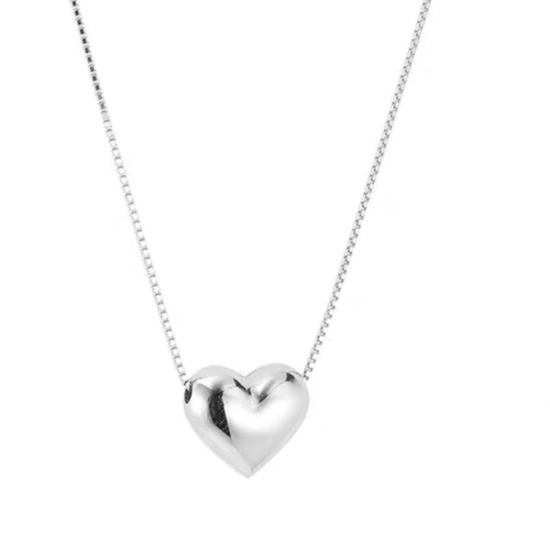 Heart-Shaped Pendant Necklace: Elegant Peach Heart Design, Light Luxury, Minimalist Clavicle Chain for Women