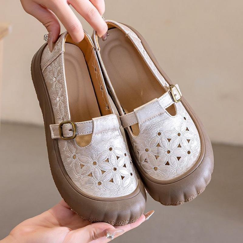Hollow summer leather embroidery women's shoes round head flat bottom hole women's shoes non-slip comfortable mother shoes sandals