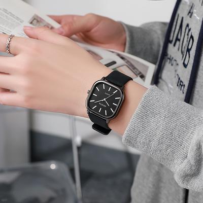 Exquisite Quartz Wristwatch New Simple Leather Watch Men Women Fashion Elegant Square Dial Casual Watches Neutral Clock Relojes