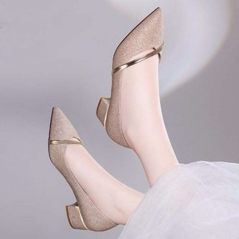 

2025 новая обувь на все четыре сезона женская обувь ladyshoes универсальная кожаная обувь корейская версия модный толстый каблук средний каблук одна педаль женская 39 золотой