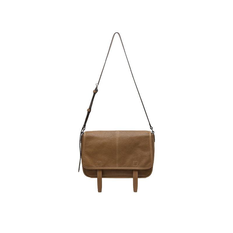 

Cowhide messenger mailman bag casual versatile retro commuter shoulder crossbody underarm leather bag women