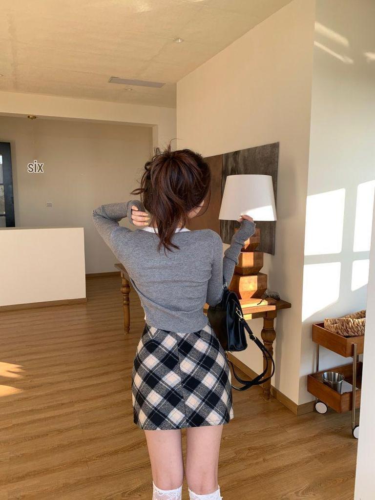 Women's Autumn-Winter Color Block Sweet & Spicy Knit Cardigan – Slim Fit Long Sleeve V-Neck Faux Two-Piece Sweater