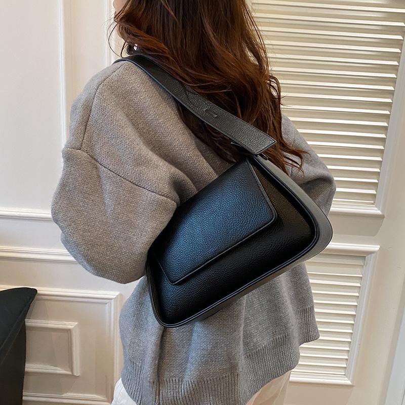 Sling Armpit Shoulder Side Bags for Women 2025 Designer Handbags and Purses Solid Leather Small Bucket Crossbody Bags for Women