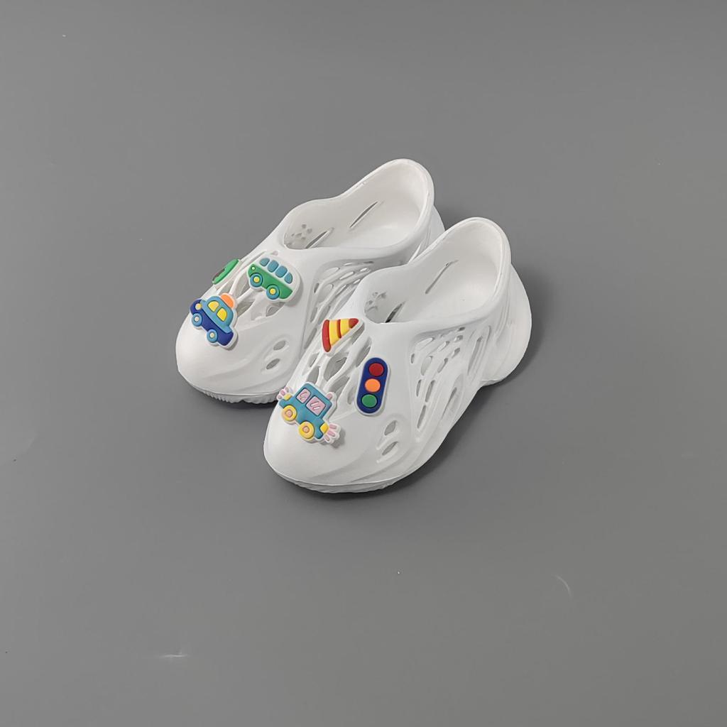 Coconut Clogs: Stylish, Comfortable Cartoon Beach Shoes for Men and Women