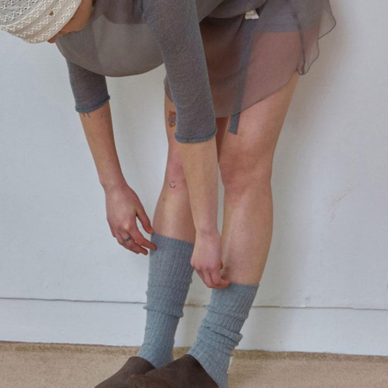 UNDERCONTROL STUDIO STRUCTURE KNEE SOCKS / S LABEL / Grey