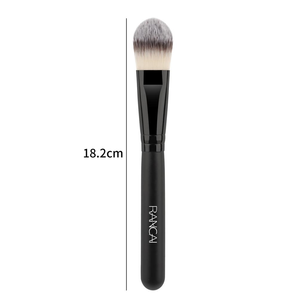 The new all-black tongue-shaped flat head foundation brush is suitable for beginners to design non-marking base makeup and apply makeup quickly