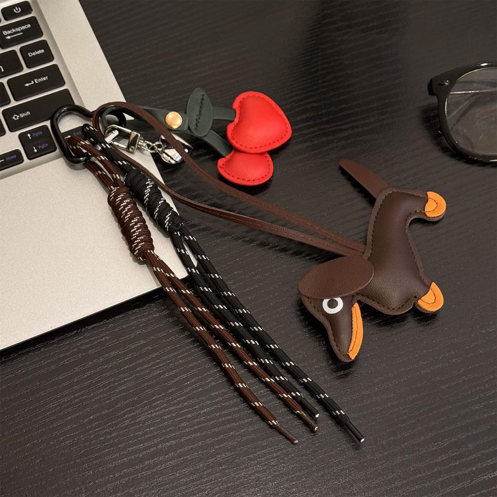 Vintage Dachshund Dog Keychain Unique Styles Sturdy PU Materials Elegant Charm for Bag and Keys Decoration Daily Use