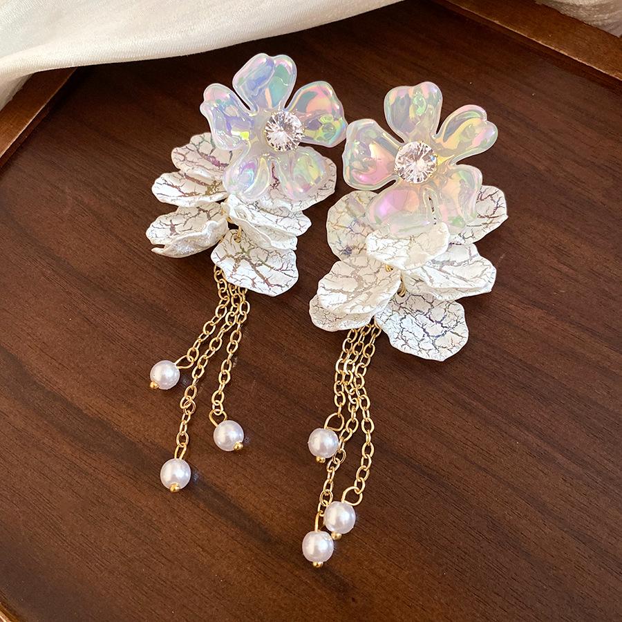 

Silver needle chiffon flower pearl stud earrings holiday wind fresh and sweet niche versatile earrings light luxury high-end earrings