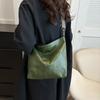 Retro commuter large-capacity bag women's winter new simple casual bucket bag niche fashion shoulder bag