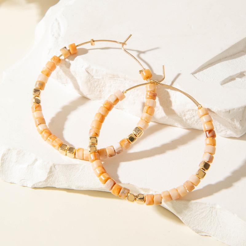 New light luxury French earrings, retro versatile earrings, resin colored gold bead jewelry