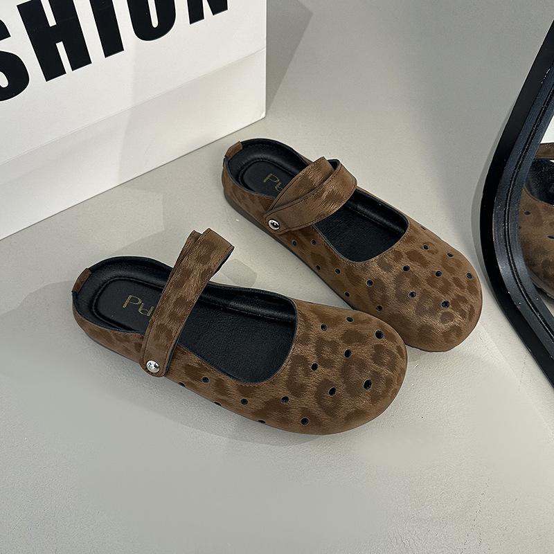 

2025 summer new fashion bag head hollow hole shoes flat cool slippers women s home wear casual half slippers 39 цветной печати леопарда