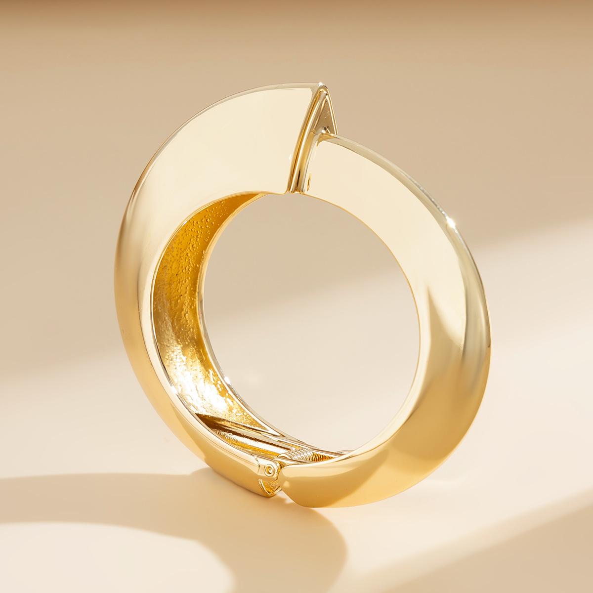 

2024 модные простые геометрические глянцевые металлические открытые браслеты для женщин преувеличенные нерегулярные квадратные браслеты ювелирные изделия