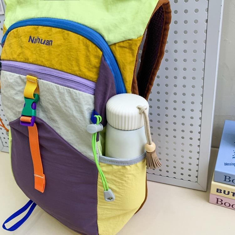 Colorful Women's Lightweight Outdoor Sports Backpack: Large Capacity, Water-Resistant, Casual for Travel & Hiking.