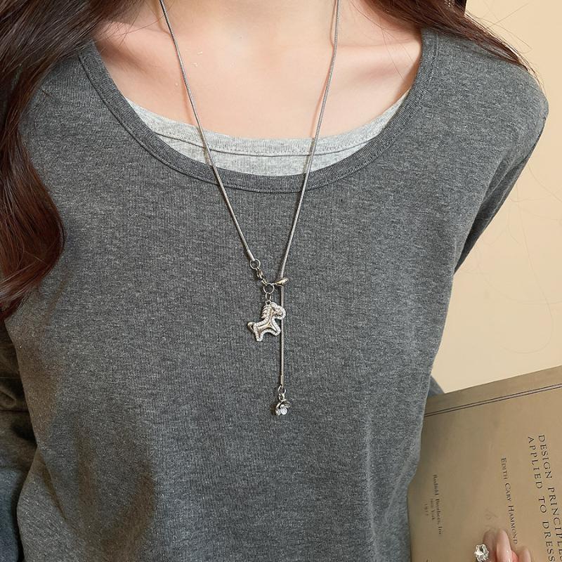 Fashion Simple Pulling Pony Pendant Necklace Versatile Metal Sweater Chain Pendant Necklace Jewelry Accessories Gifts