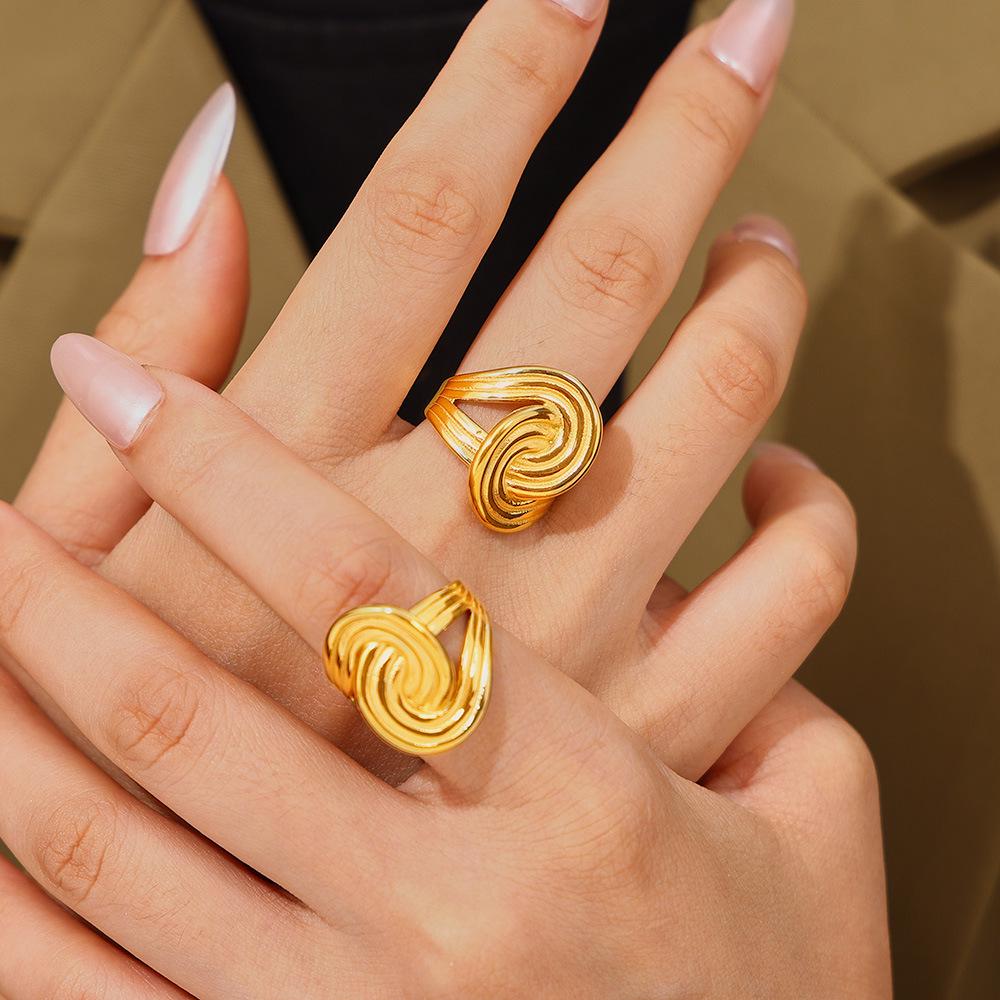 

Retro Geometric Twisted Stripe 18k Gold-Plated Titanium Steel Wrap Ring Size 6