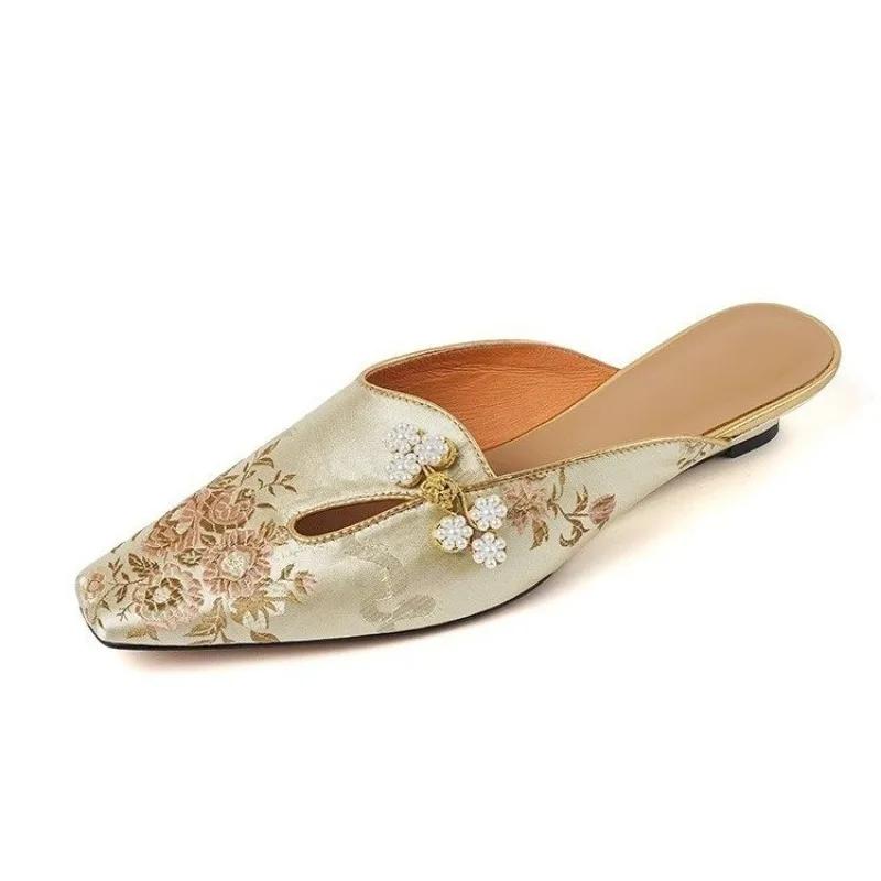 

2024 Новые летние женские мюли из шелка в этническом стиле Baotou, тапочки на низком каблуке, сандалии с квадратным носком, высокие туфли, женская обувь Zapatos 35