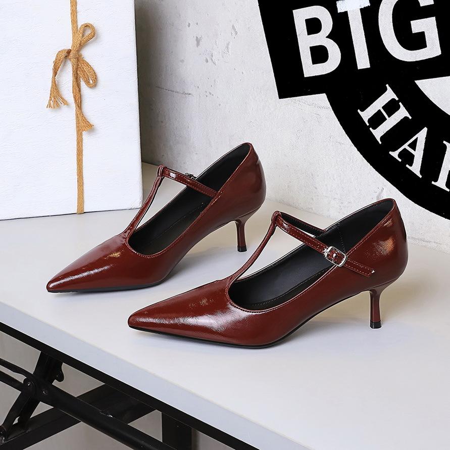 Fashion Retro T-Buckle Pointed High Heels for Women's Solid Color Light Mouth Thin Heels Single Shoes Banquet Temperament Women's Shoes