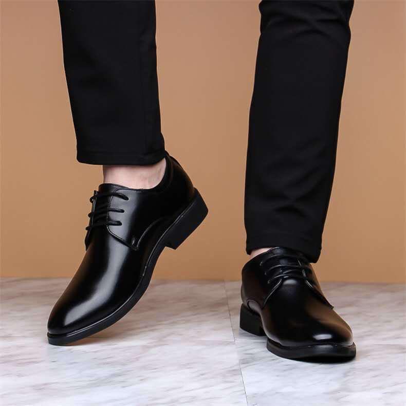 

2025 Summer Men s British Style Leather Formal Shoes for Weddings and Work - Soft Sole, Casual Trend 44