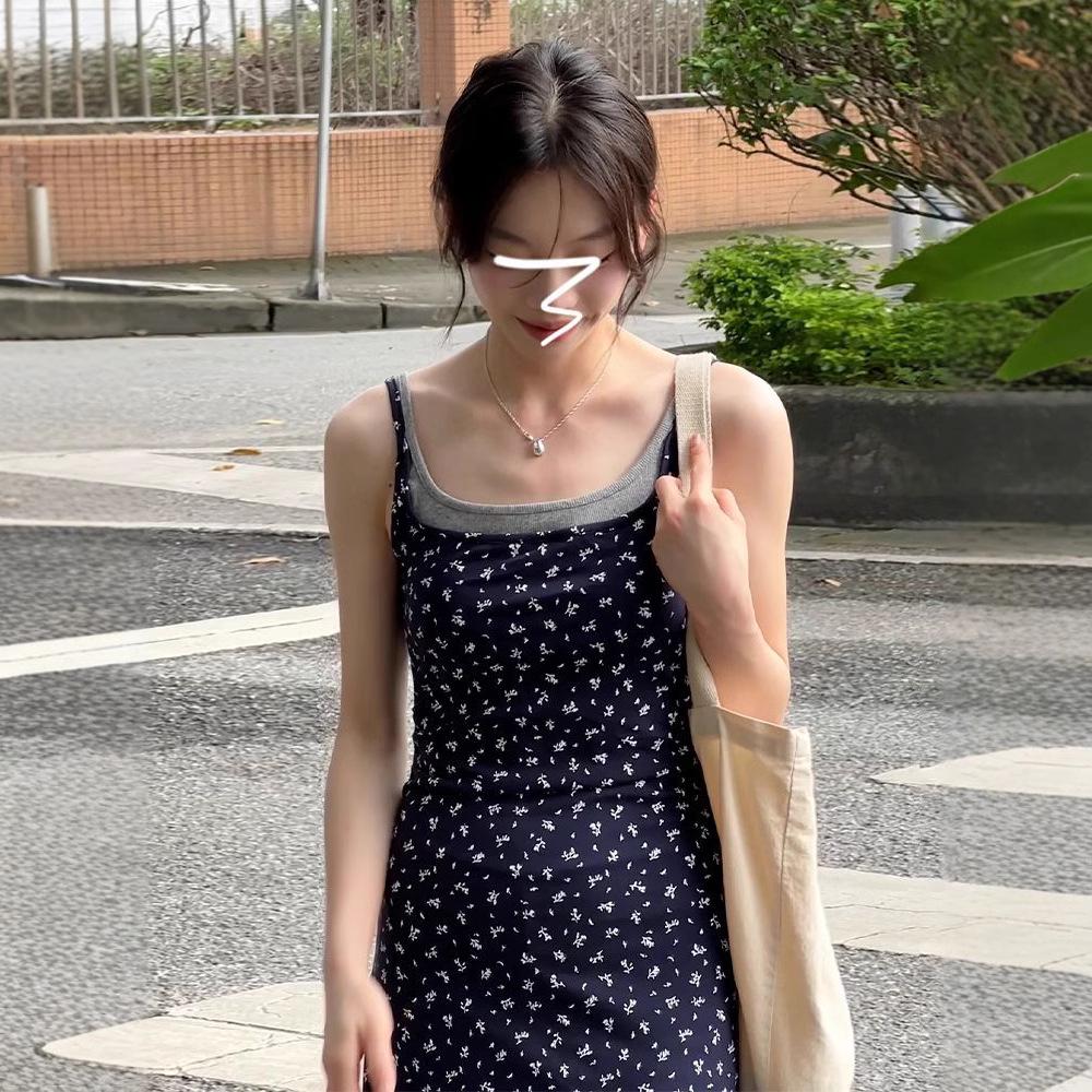 

Женское голубое летнее платье на тонких бретелях с цветочным принтом - Имитация двойки, Приталенное, Французский стиль Extra Large