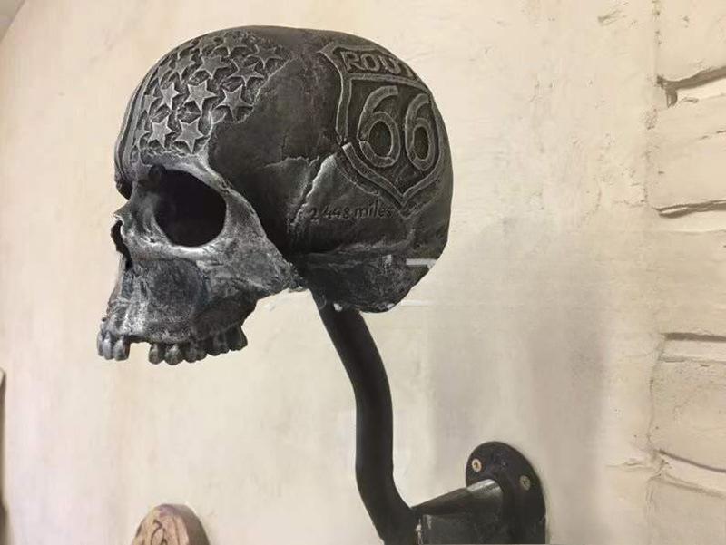 Motorsykkelhjelm Skalle Ramme Dekorative Resinpynt Hengende Dekorasjoner Hjem Gårdsplass Design Motorsyklist
