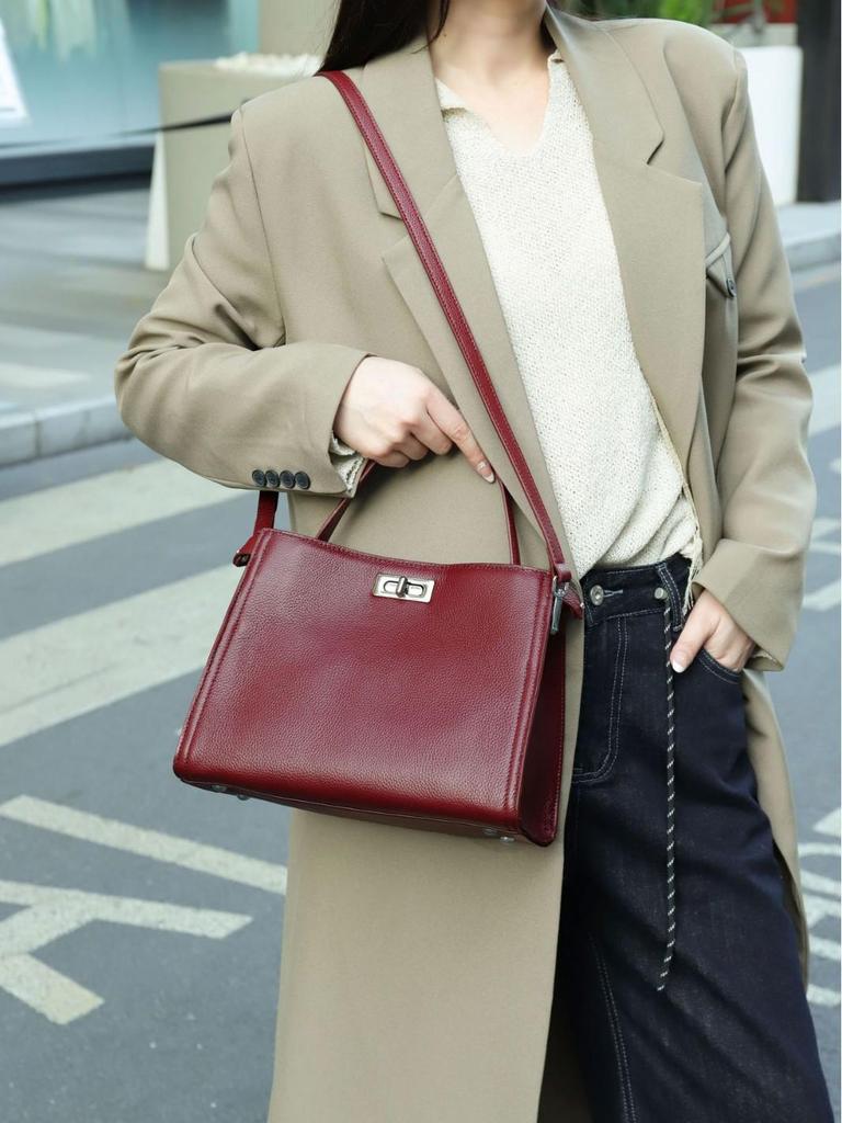 Genuine Leather Women's Large Capacity Tote - First Layer Cowhide Crossbody for Business and Commuting