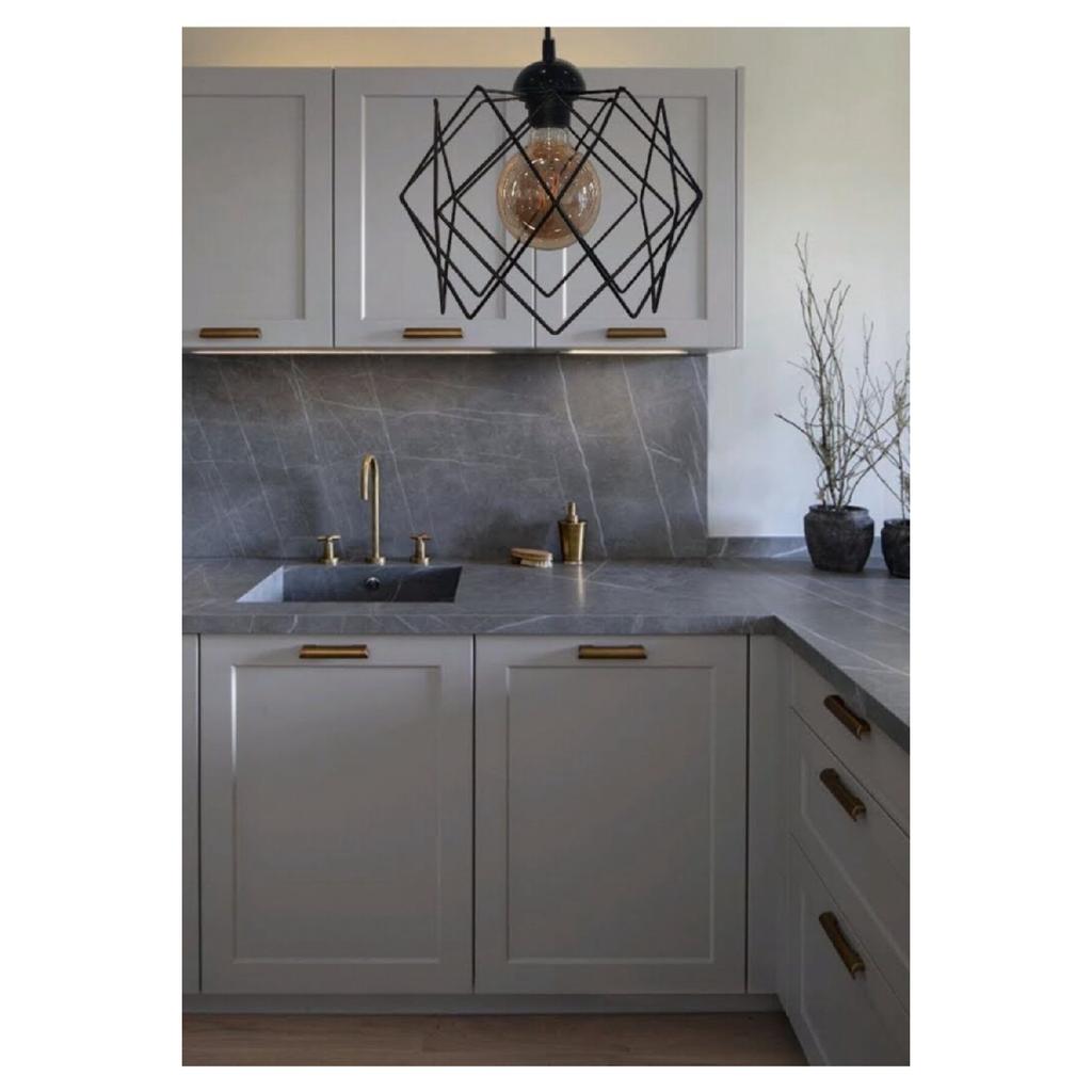 Schwarzer quadratischer Einzelkronleuchter (ohne Glas)