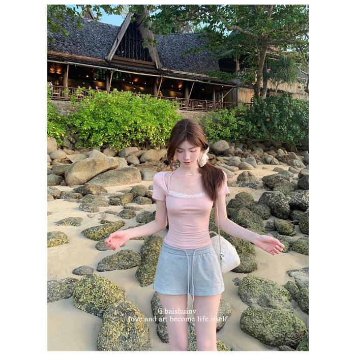 Versatile lace splicing square neck short-sleeved T-shirt women s summer design sense neck strap slim slim short top S розовый