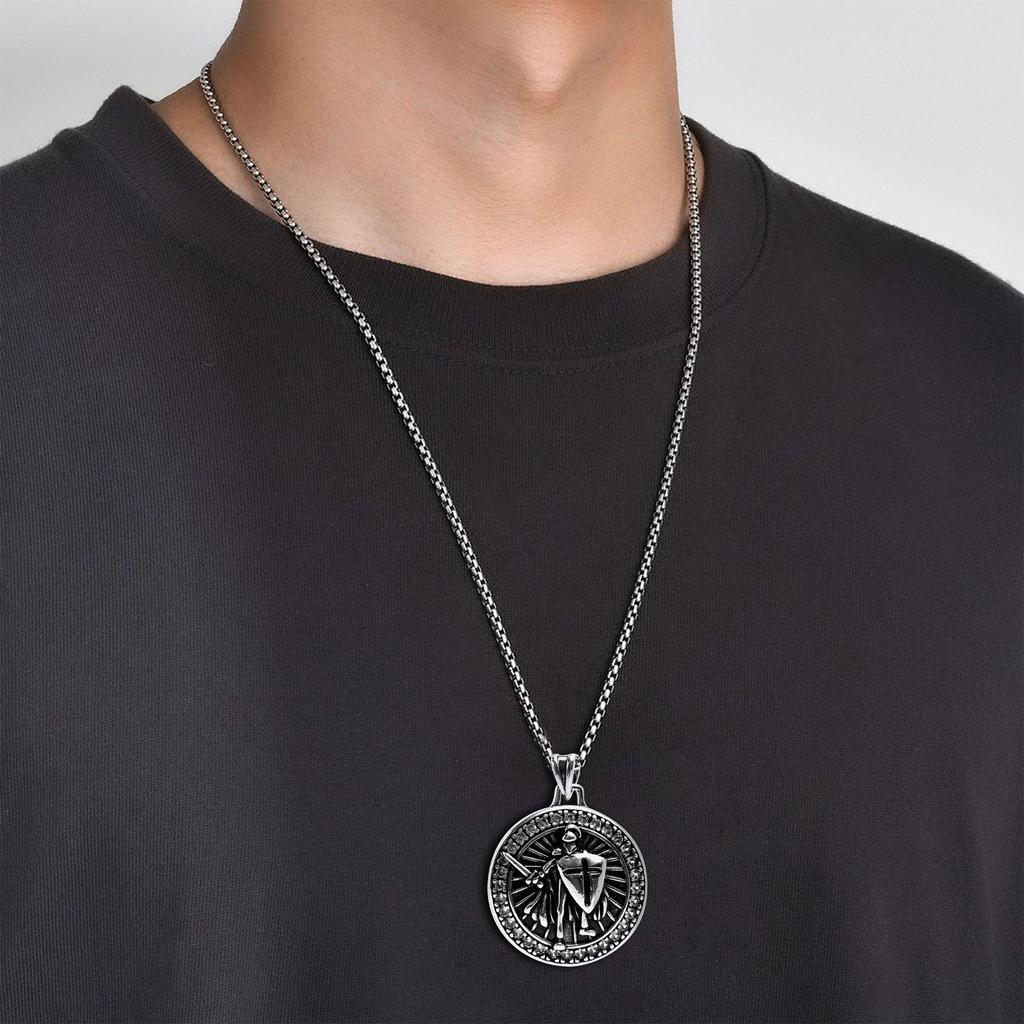 Xiweier Gothic Punk Hip Hop Round Pendant Necklace