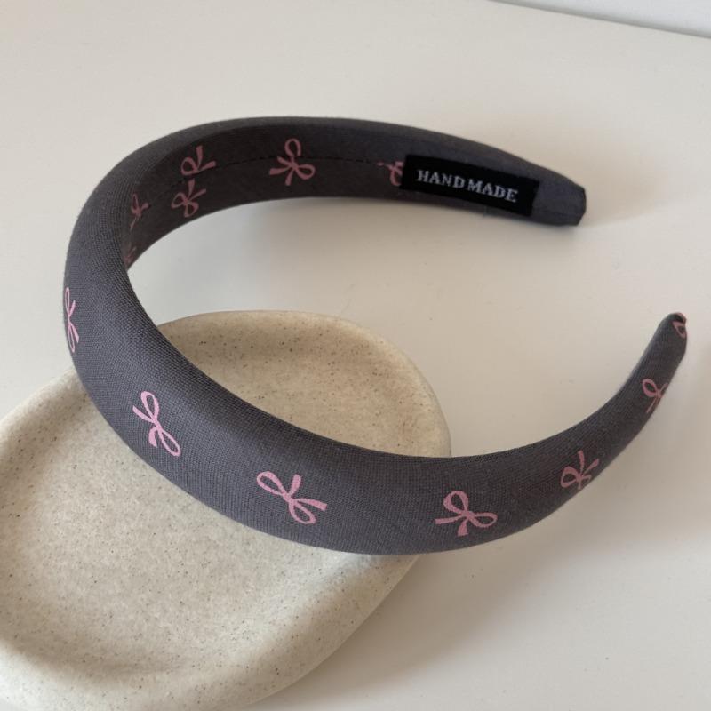 Sweet Bow Hairband for Girls with High Forehead, Suitable for Washing Face and Applying Makeup, with A Hair-styling Function.