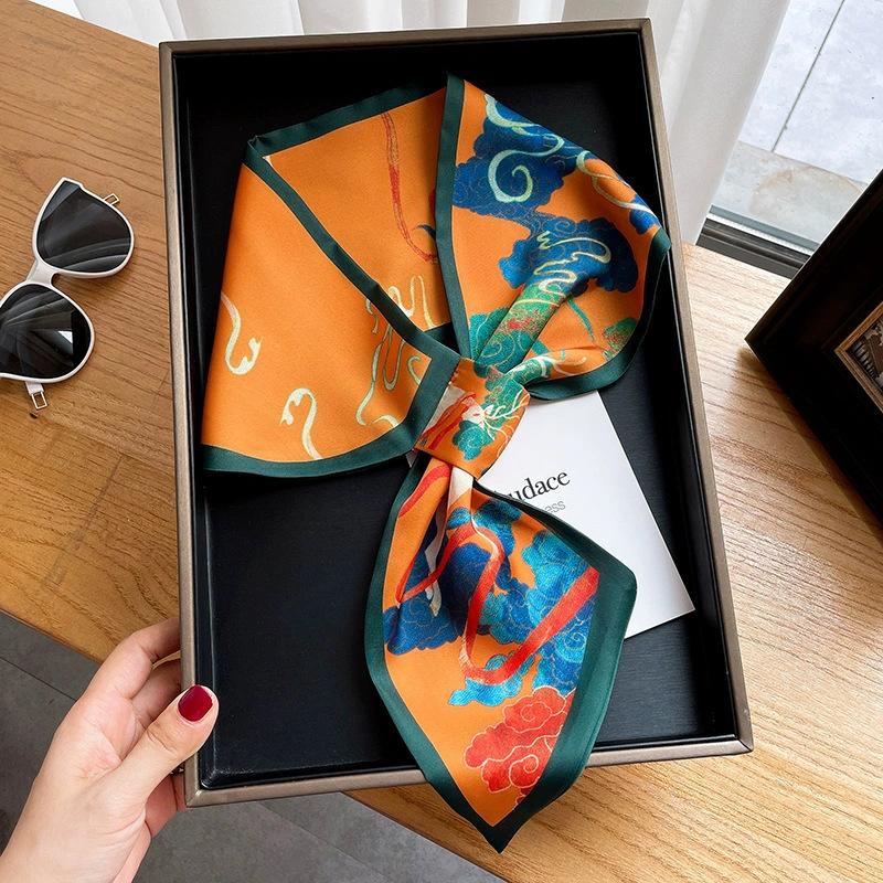 Fashion new cross small silk scarf women's headband Korean version spring, autumn and summer professional scarf small scarf square scarf headband