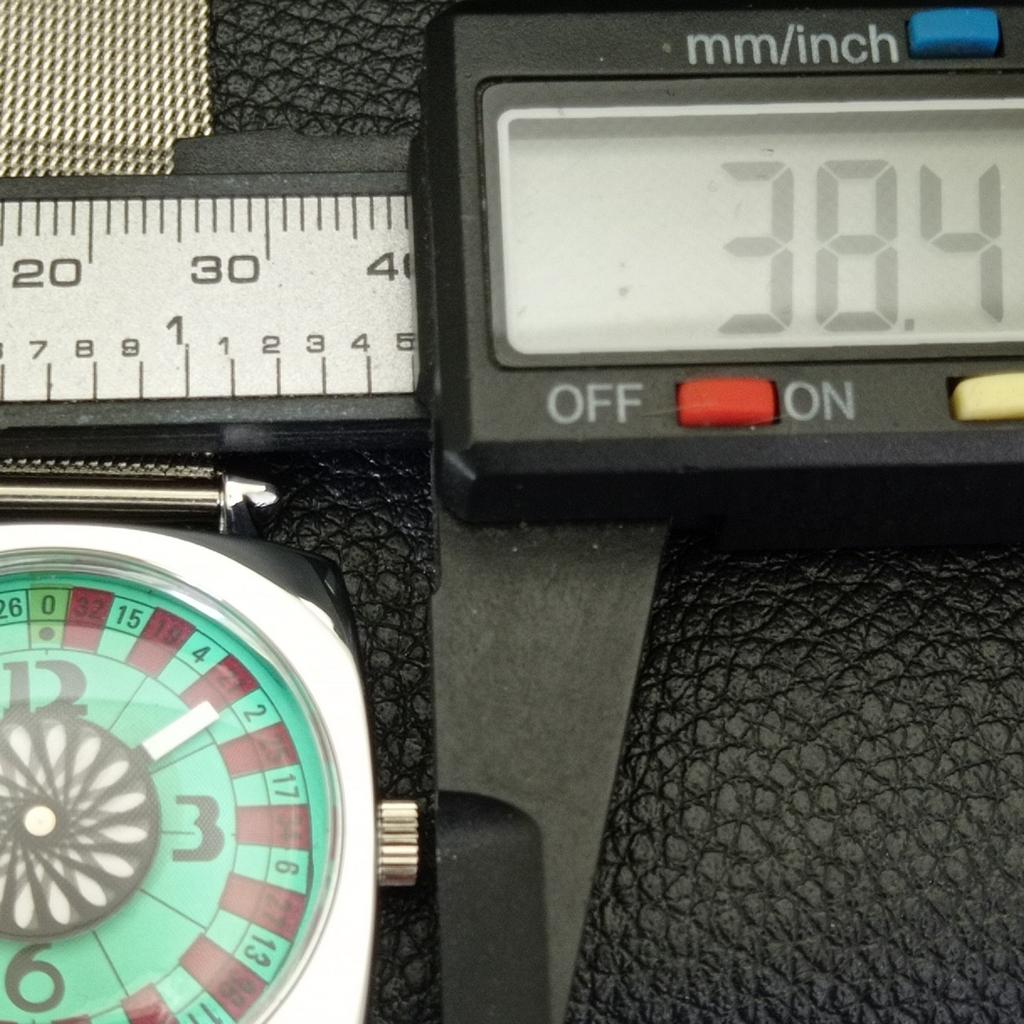 VINTAGE REFURBISHED HAND-WINDING ROULETTE SWISS MENS SEA GREEN WATCH A700921-5 R205a-a700921