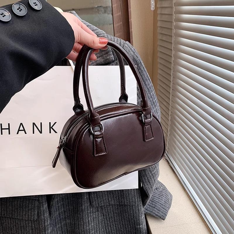 Red New Year's Portable Small Square Bag Women's 2025 New Autumn and Winter Fashion Popular Popular Versatile Textured Messenger Bag