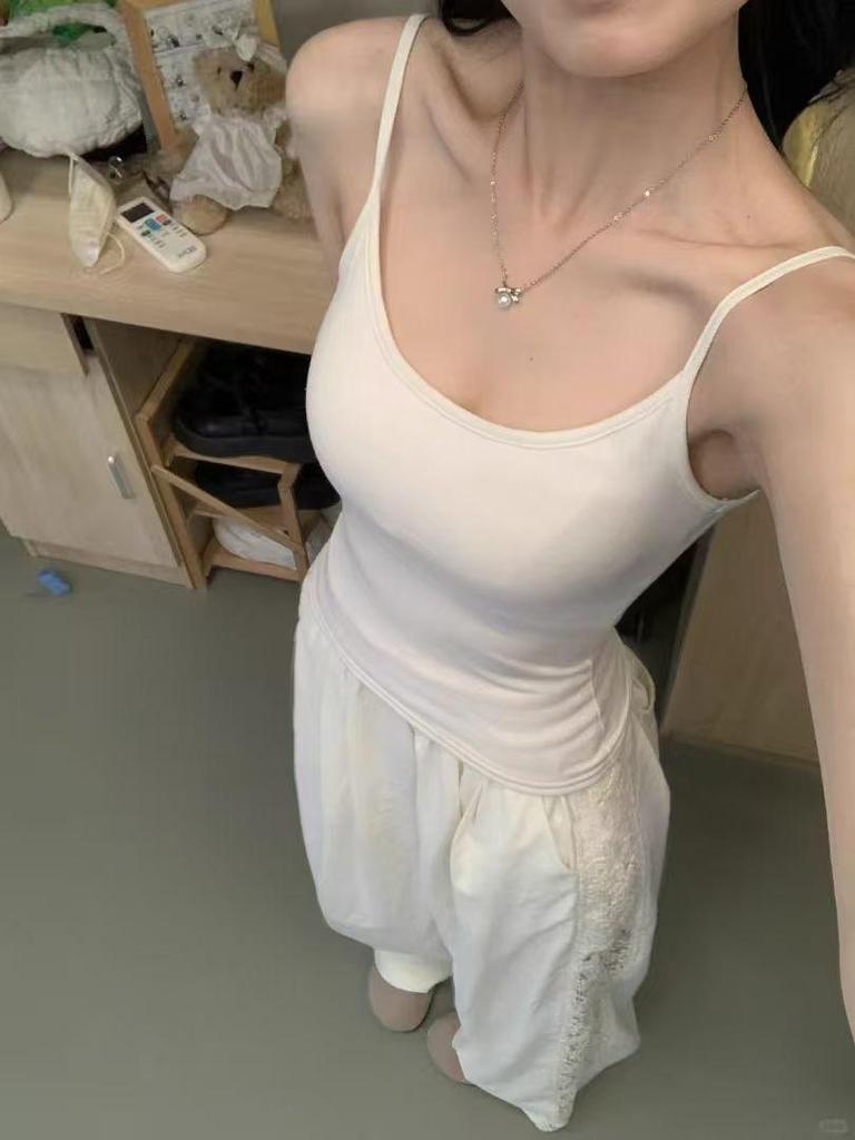 Chic U-Neck Padded Spaghetti Strap Velvet Winter Tank Top