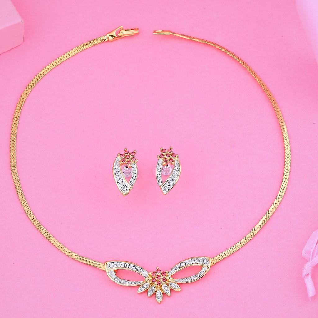 Estele Ovale Kette, besetzt mit 24 Karat vergoldeten Diamanten und Austrain-Kristall-Halskette