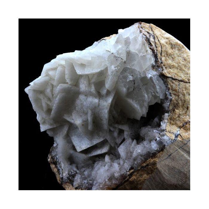 Pierres et Minéraux. Calcite. 622.0 ct. Lamalou-les-Bains, Hérault, France..